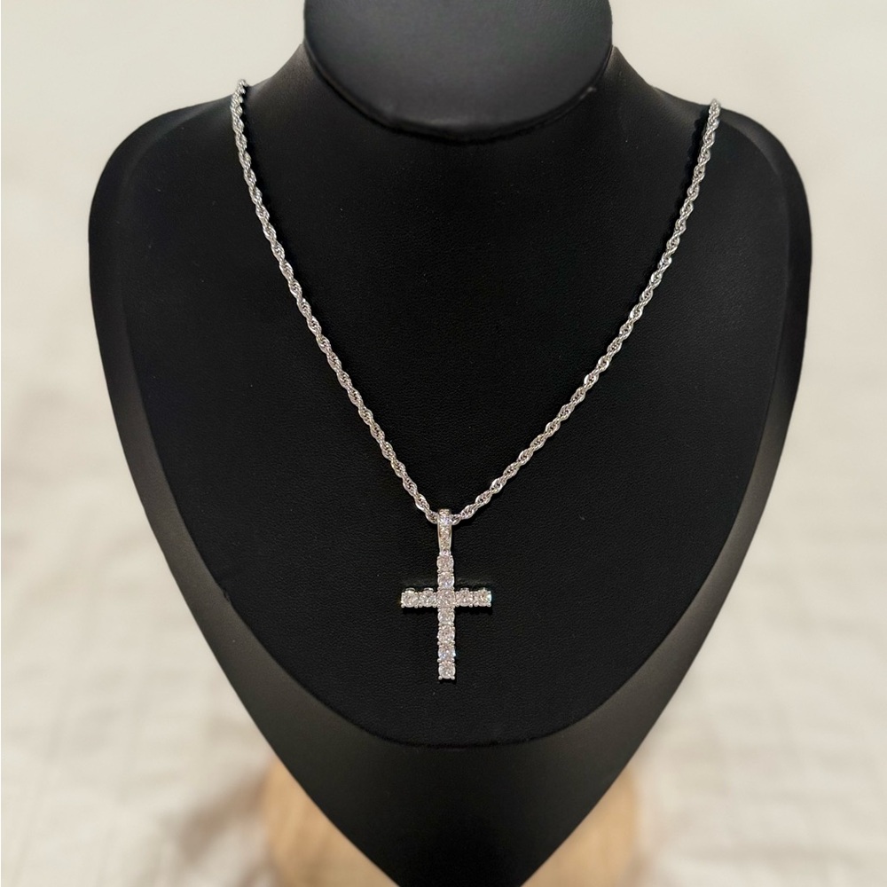 Elegant Silver Cross moissanite Pendant Necklace